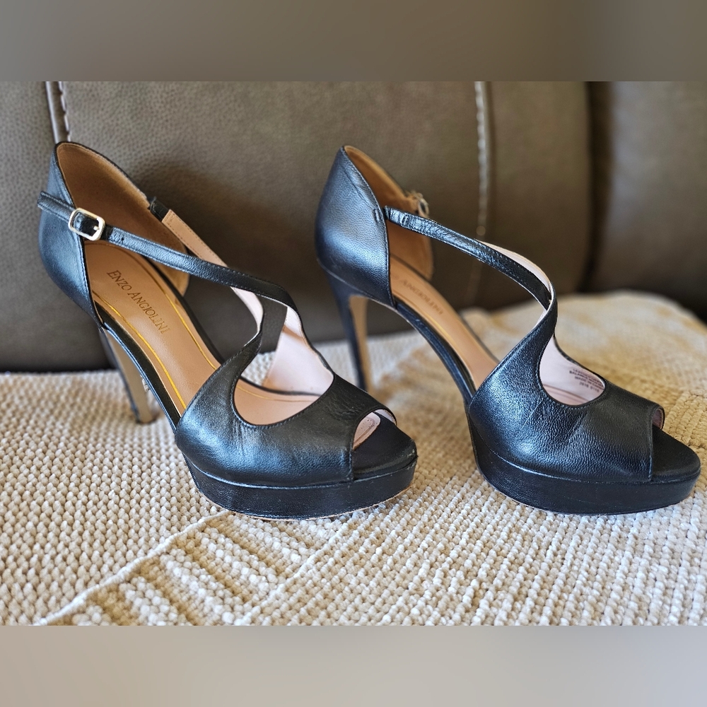 Enzo Angiolini Black Leather Crisscross Platform Heels – Size 8M​
